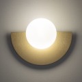 LAMPAMI - kinkiet ścienny szczotkowane złoto, klosz biała kula, pomysł na oświetlenie korytarza, kinkiet ścienny do salonu, kinkiet złoty nowoczesny SATURN S NOWODVORSKI