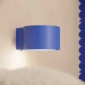 LAMPAMI - niebieski kinkiet ścienny ozdobny, kinkiet minimalistyczny, lampka dekoracyjna, kinkiet ścienny, nowoczesny kinkiet na klatkę schodową, oświetlenie nad kanapą w salonie, niebieski kinkiet MODO 1 ultramaryna sollux